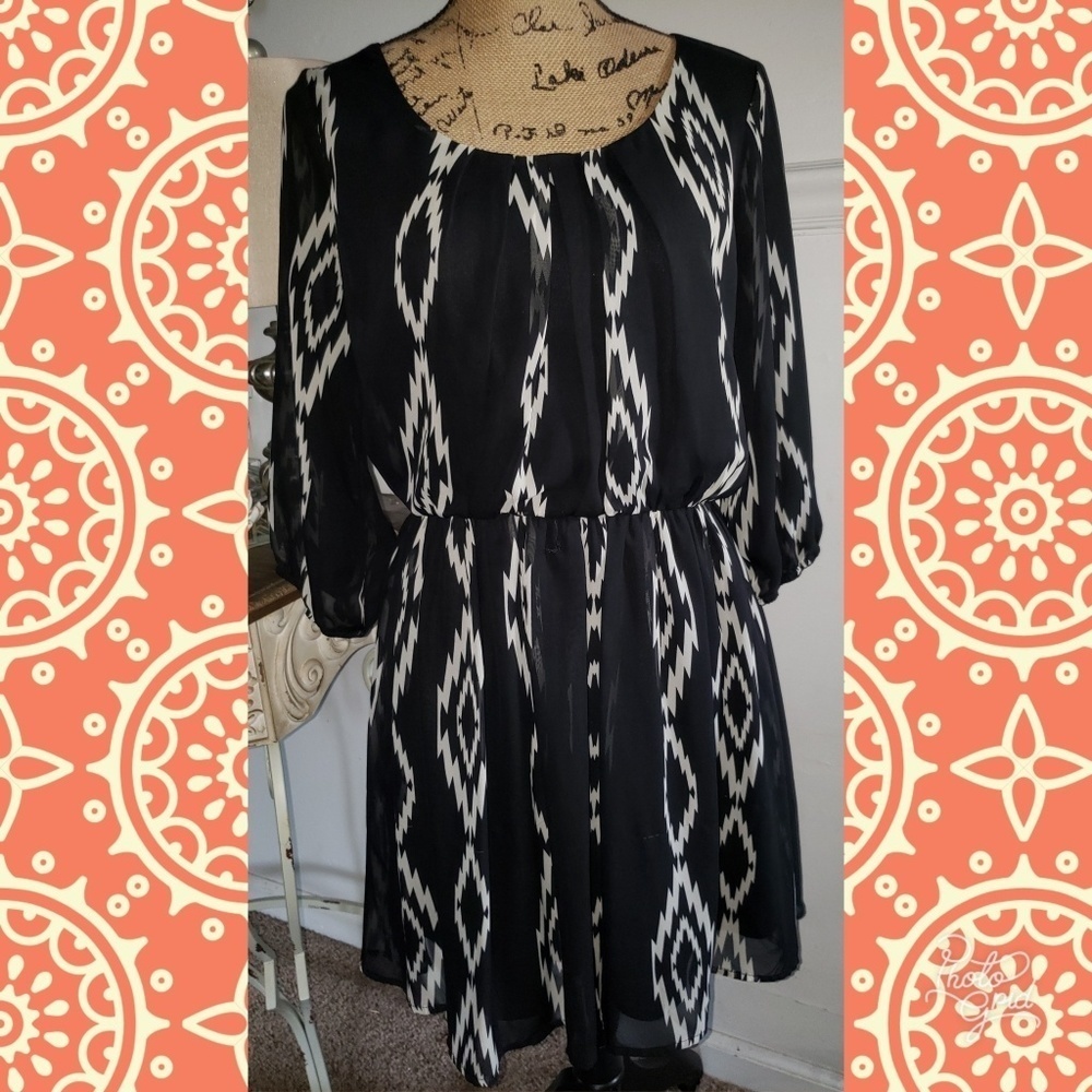 Print dress black white sz large - Picture 5 of 8